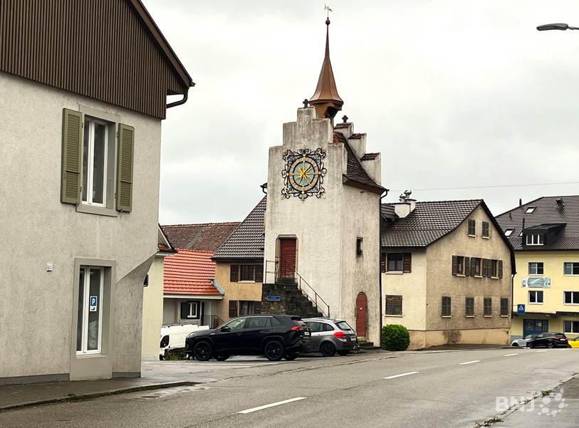 La route qui traverse Courrendlin devrait avoir droit à une sérieuse remise à neuf.