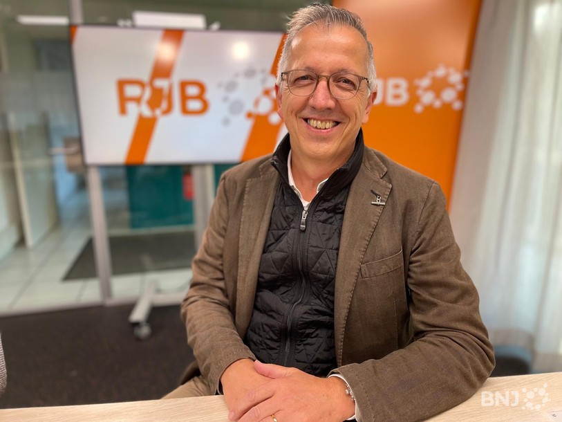 Malgré un vif intérêt pour les métiers de la santé, une part importante du personnel finit par abandonner la profession. « Notre système de santé ne prend pas soin de nos soignants », constate Daniel Roulin, directeur du CEFF Santé-social.