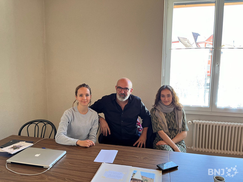 (De gauche à droite) Aurélie Monnier, chargée de communication, Facundo Agudin, directeur artistique et Eléonore Michel, assistante de production, feront une nouvelle fois rayonner la musique classique durant neuf mois à travers tout le Jura et le Jura bernois.