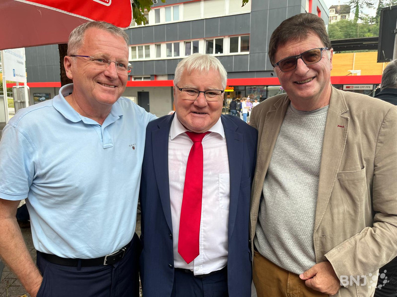 De gauche à droite : les trois maires autonomistes de Moutier, Maxime Zuber, Marcel Winistoerfer et Jean-Rémy Chalverat.