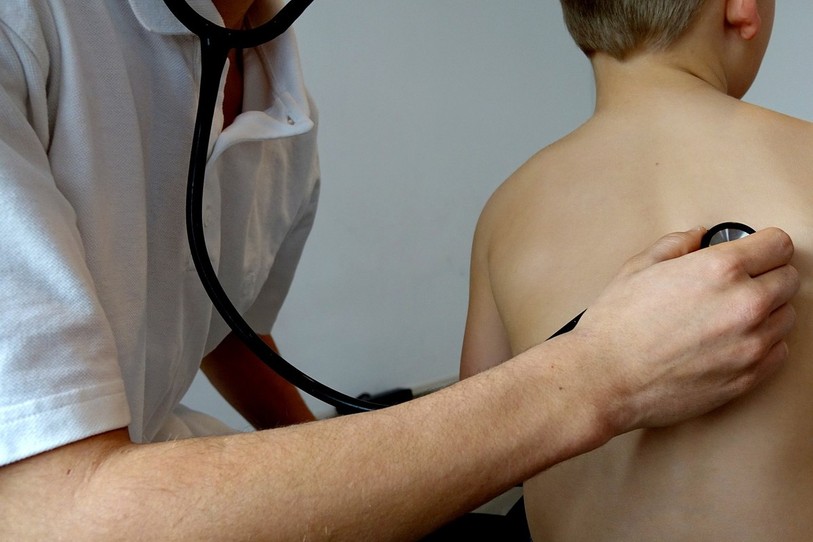 La coqueluche est une maladie très contagieuse qui se transmet par voie aérienne (Photo : Libre de droits)