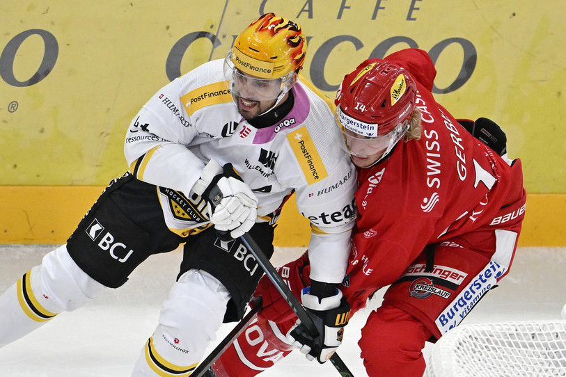 Marco Pedretti (à g.) a été sanctionné rétroactivement suite à un balayage lors du match à Rapperswil. (Photo: PostFinance/KEYSTONE/Walter Bieri)