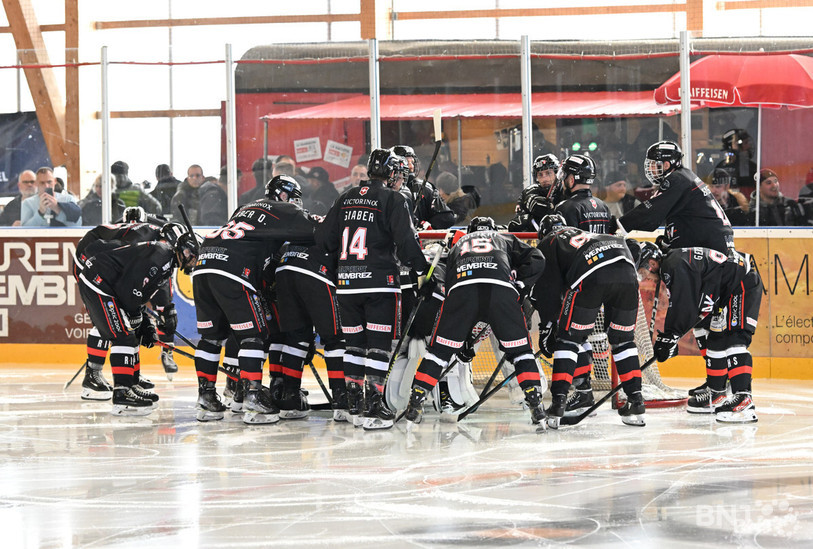 Le HC Delémont-Vallée devra se montrer solidaire pour espérer se maintenir en 1re ligue de hockey sur glace. (Photo : archives/Georges Henz)