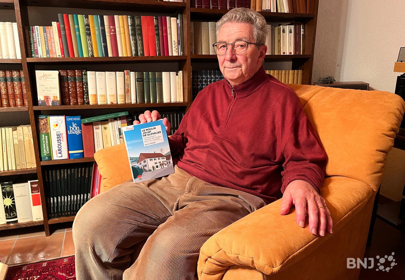 Benoît Girard dévoile son livre, « Le Moulin Joliat de Glovelier ».