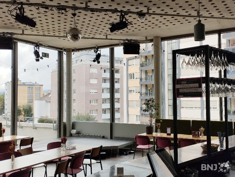 Le bar du TDJ pourra accueillir jusqu'à une centaine de spectateurs lors de chaque concert.