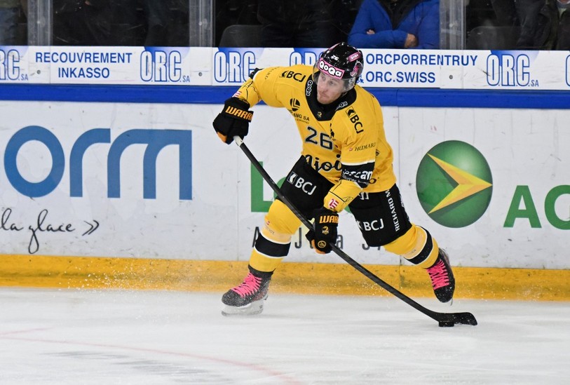 Le capitaine et défenseur du HC Ajoie Kevin Fey est prêt à attaquer cette série de play-out (Photo: archives/Georges Henz).