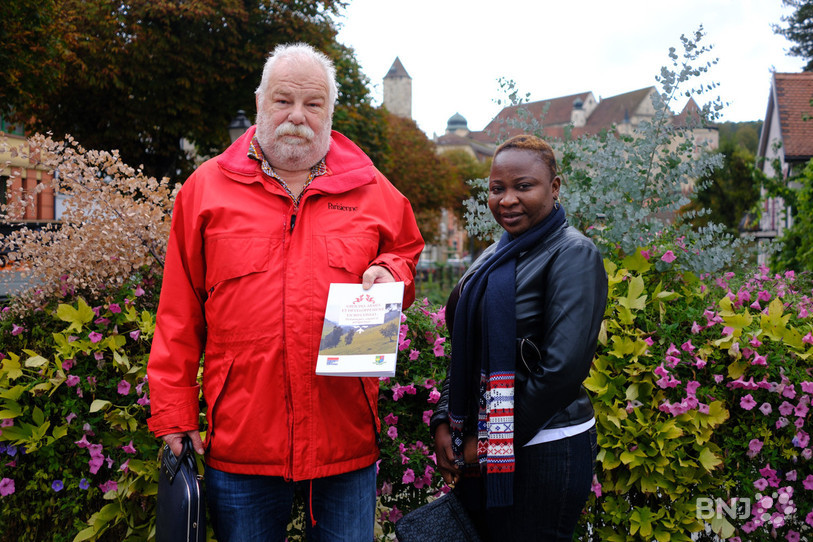 Pierre Maurer et Marie-José Kumutima ont élaboré ensemble l'ouvrage.