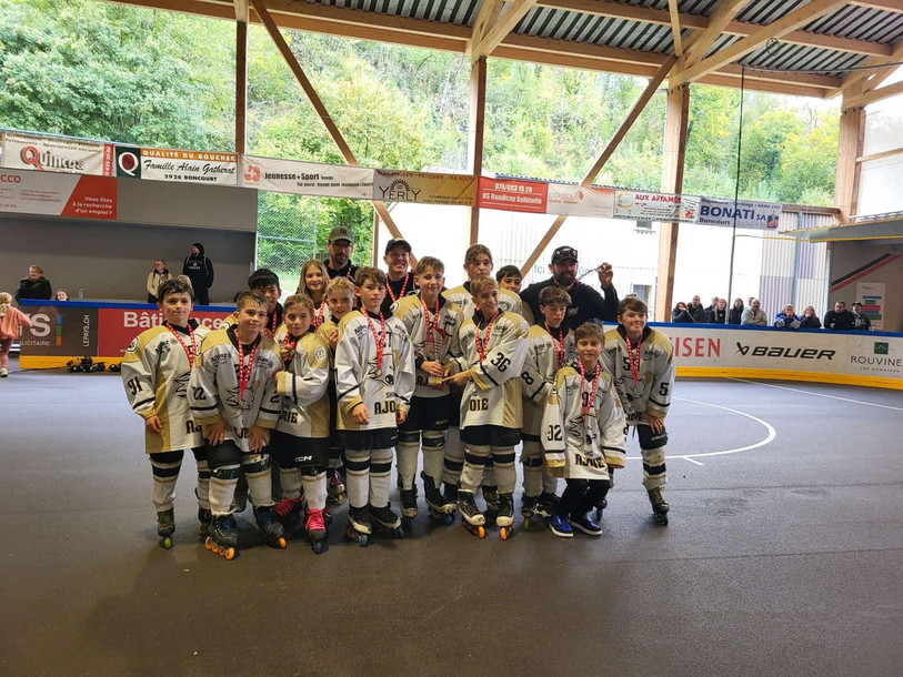 Le sacre national pour les jeunes du SHC Ajoie. (Photo : SHC Ajoie)