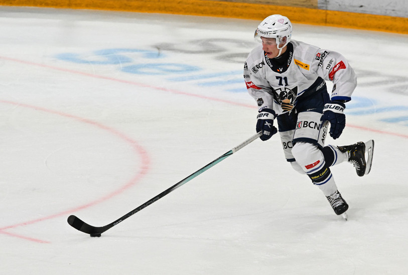 Loïc In-Albon et ses coéquipiers n'ont toujours pas réussi à venir à bout du HC Sierre cette saison. (photo : Georges Henz).