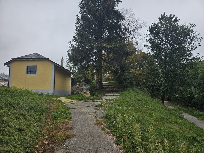 L'ancienne poudrière du Jardin du Prince à Neuchâtel, devenue une maison d'artistes.