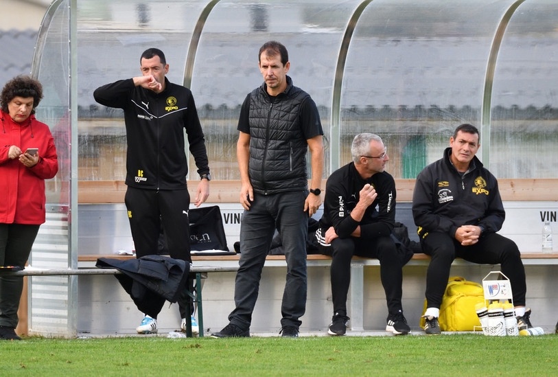 Le FC Bassecourt et son entraîneur Lulzim Hushi ne sont pas parvenus à se défaire du piège bernois. (photo : archives Georges Henz)