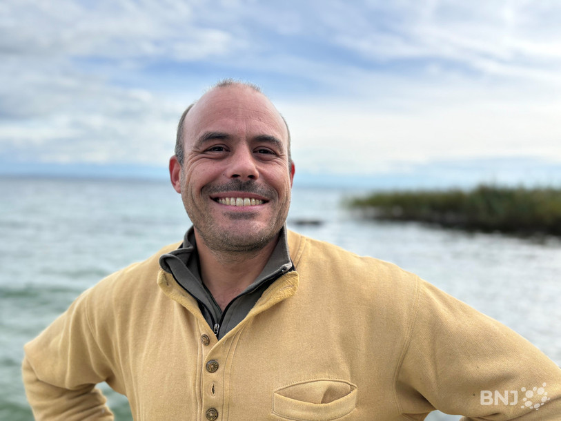 Olivier Junod a installé sa pêcherie à Cortaillod. Il figure parmi les 11 professionnels à travailler sur le lac de Neuchâtel. 
