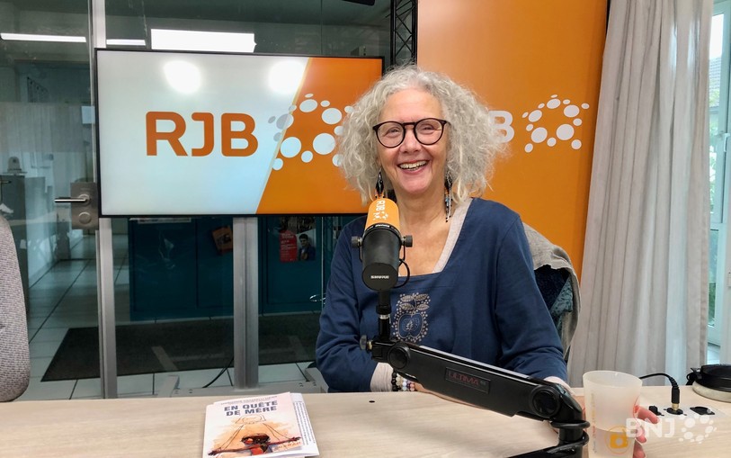 Dans l'émission « A votre service », Marianne Grasseli Meier explore la résilience en psychologie. Elle nous guide pour surmonter le malheur et reconstruire notre vie sociale