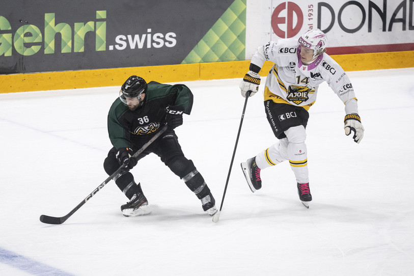 Emils Veckaktins a réalisé un très bon match vendredi à Lugano, inscrivant un doublé, ses deux premiers buts dans l'élite du hockey suisse. (KEYSTONE/Ti-Press/Pablo Gianinazzi)