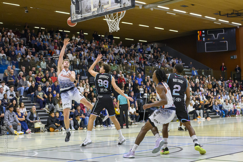 Union Neuchâtel et son public vivront encore au rythme de la meilleure ligue du pays la saison prochaine. (Photo d'archives : Bertrand Pfaff) 