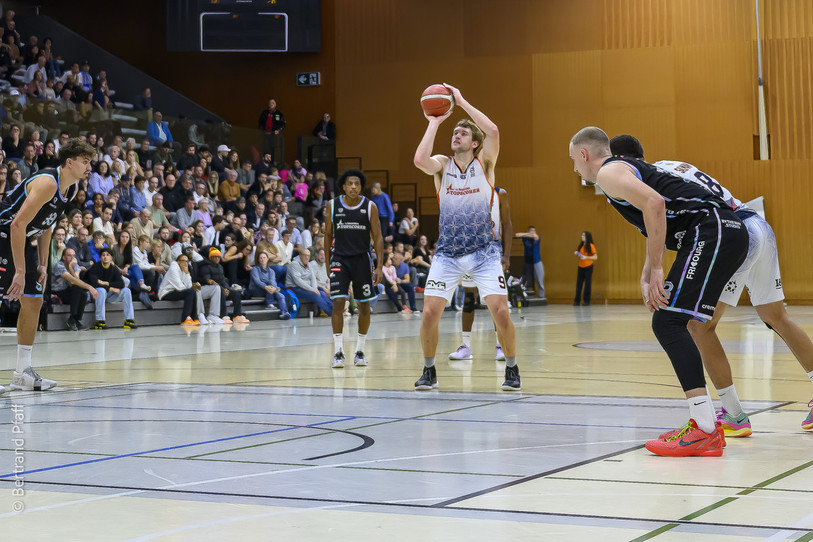 Matthew Dentlinger d'Union Neuchâtel et ses 18 points personnels n'ont pas suffi. (Photo : Archives - Bertrand Pfaff)