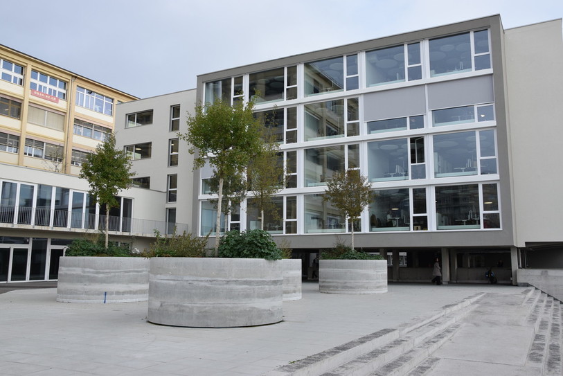 Le bâtiment de Tivoli, à Serrières, regroupe treize entités de l'État. Il a été inauguré ce jeudi.