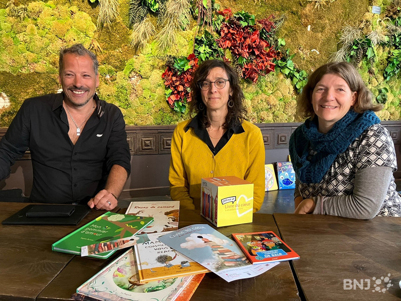 David Berthoud, président des Cartons du Cœur, sera chargé de la distribution des livres récoltés par l'Association pour la promotion de la lecture dont font partie Laure Chiquet et Valérie Fleury-Wüthrich.