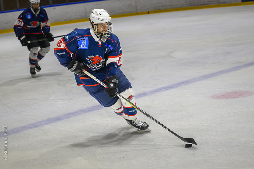 Quentin Schnegg est l'un des marqueurs du HC Neuchâtel Université samedi soir. (Photo: archives Bertrand Pfaff)