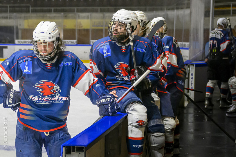 Le HC Université Neuchâtel est mené 1-0 dans sa série. Il devra relever la tête jeudi à domicile. (Photo: Bertrand Pfaff)