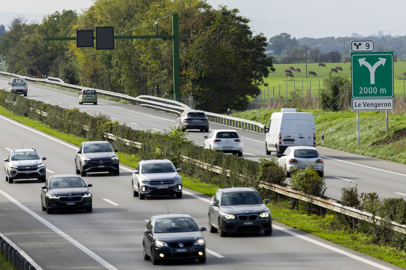 Les Suisses se prononceront le 24 novembre prochain sur l'élargissement des autoroutes. (Photo : KEYSTONE / Salvatore di Nolfi).