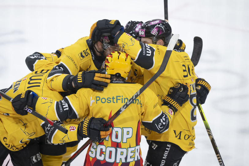 Depuis la reprise en main de l’équipe par Julien Vauclair, Ajoie a retrouvé une solidarité qui se transforme en solidité. (Photo : KEYSTONE/Georgios Kefalas)