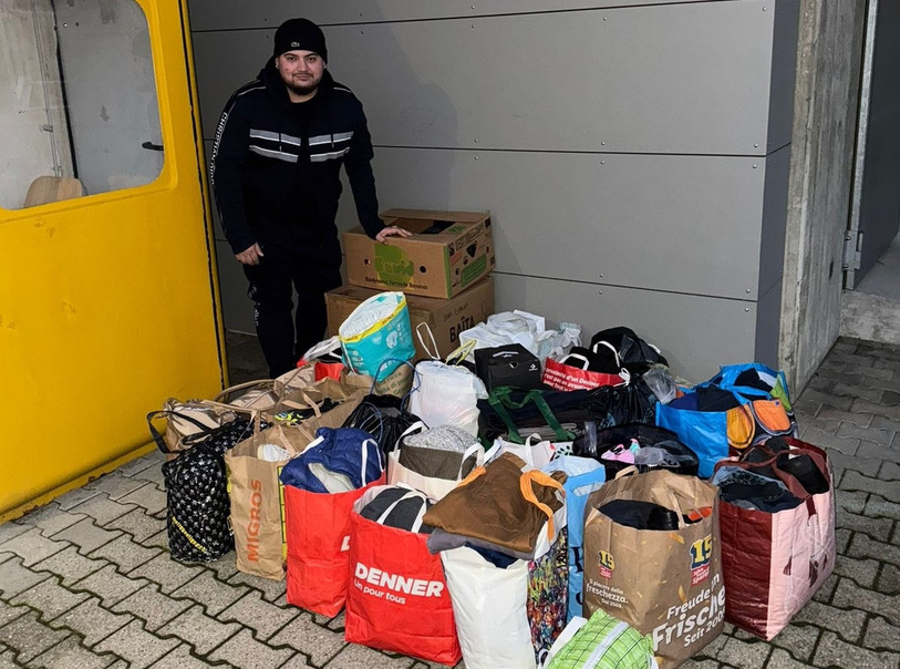 Brais Soneira a récolté de premiers sacs mercredi soir à Delémont. (Photo : Brais Soneira)