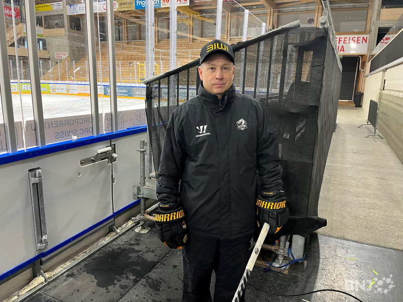 A peine arrivé, Greg Ireland prend la pose à Porrentruy.