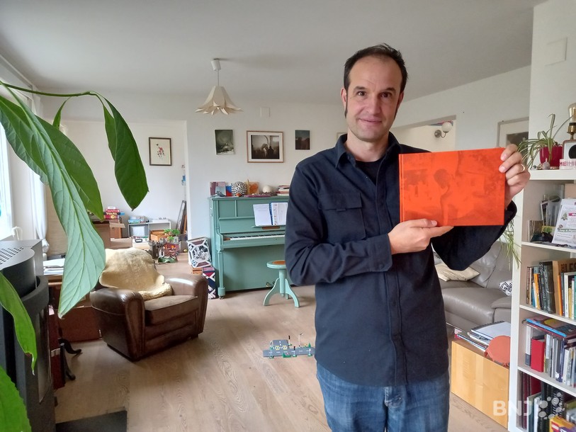 Guillaume Perret avec son livre