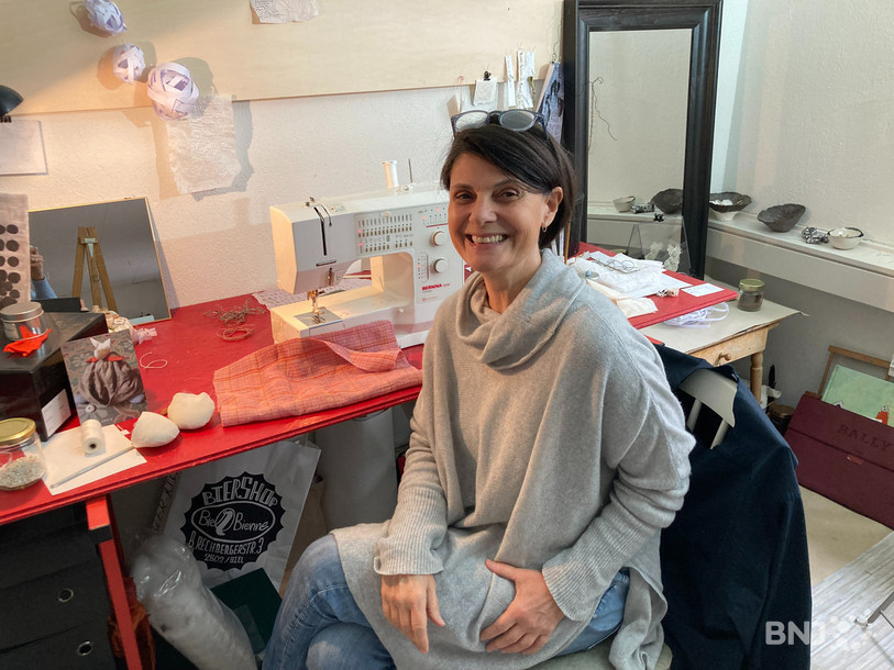 L'organisatrice du salon Alchimie Austra Vaucher à son atelier.