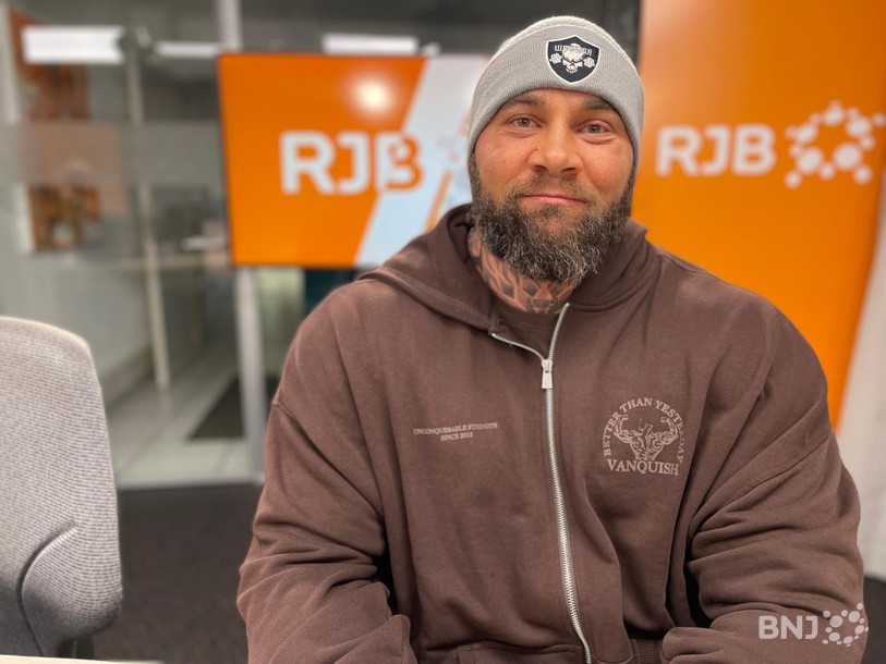 Jonas Devaud consacre une grande partie de son temps à sculpter son physique de bodybuildeur. Infirmier-chef de profession, le champion suisse amateur partage également son savoir en coachant une vingtaine de personnes.