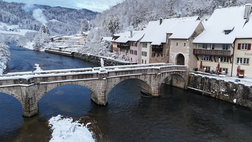 Les crédits proposés ont passé la rampe devant l'assemblée communale de Clos du Doubs. (Photo archives : droneprof.ch).