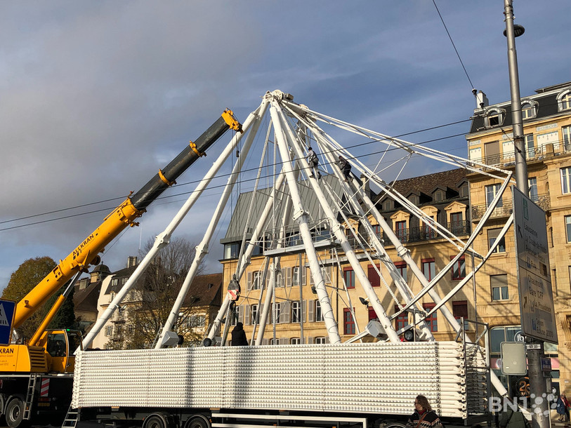 Comme l'année dernière, la grande roue s'installera durant plus d'un mois sur la place Alexis-Marie Piaget. 