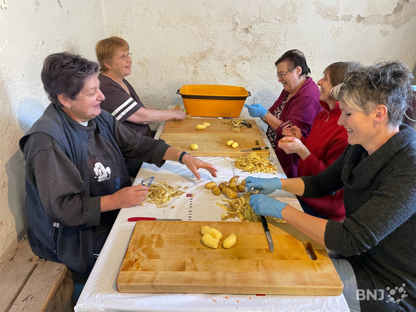 Plus de 120 kg de légumes et 110 kg de viandes sont utilisés dans la recette.