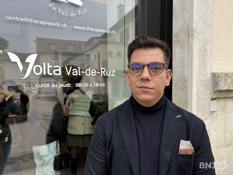 Yann Crapio, le directeur général adjoint du groupe santé Volta qui gère le Centre médical, a accueilli une foule de visiteurs à l'occasion des portes ouvertes.