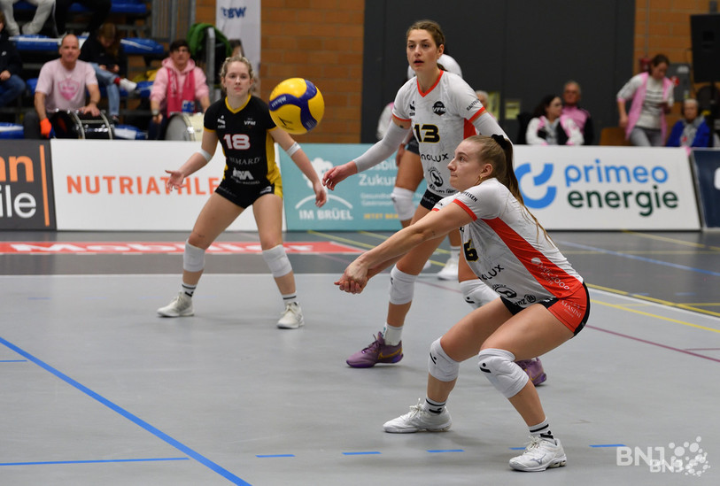 Sandrine Giroud et le Volleyball Franches-Montagnes commencent leur série par une défaite. (Photo : archives Georges Henz)
