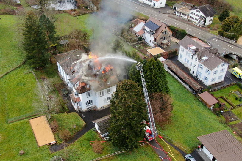 Un incendie s'est déclaré mercredi à l'entrée de Grandval. (Photo : Arnaud Schrameck).