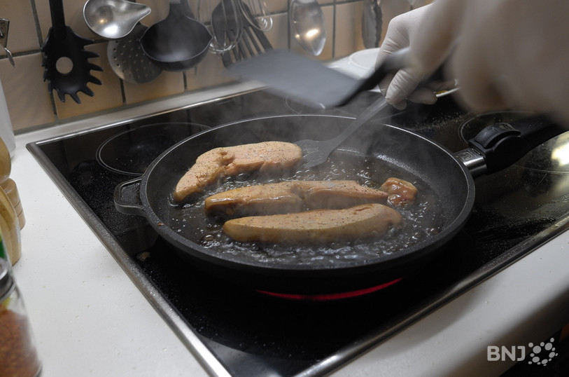 Foie gras saisi à feu vif.