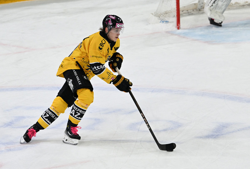 Son bien-être dans le Jura et les perspectives d'amélioration qu'il voit dans son jeu ont convaincu Anttoni Honka de poursuivre l'aventure au HC Ajoie. (Photo : archives Georges Henz)