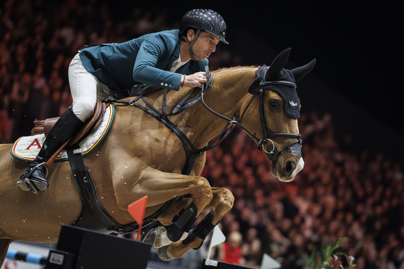 Steve Guerdat (ici avec Iashin) n'a pas remporté une nouvelle victoire à Genève ce dimanche. (Photo : EPA/VALENTIN FLAURAUD).