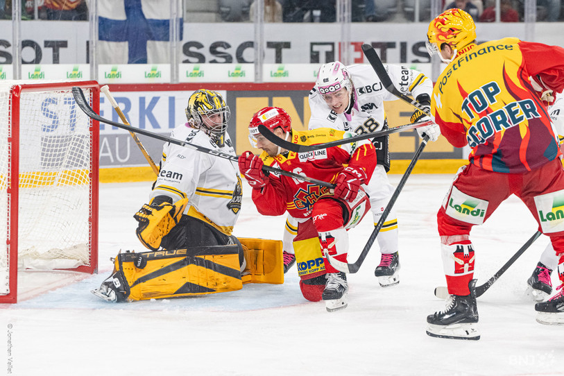 Le HC Ajoie et le HC Bienne se retrouveront ce vendredi soir dans une patinoire à guichets fermés à Porrentruy. (Photo : archives Jonathan Vallat)