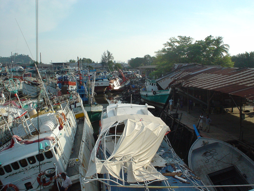 Scène de désolation à Phuket en Thaïlande après le tsunami du 26 décembre 2004, immortalisée par la famille Parmigiani de Fleurier, dans le canton de Neuchâtel. (Photo: Monique Parmigiani).