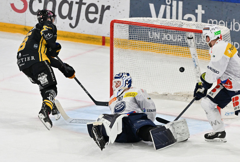 Auteur d’un doublé, Philip-Michaël Devos avait pourtant montré la voie à suivre à son équipe. Le Canadien a passé ce dimanche le cap des 250 buts inscrits pour le HCA. (photo : Georges Henz)