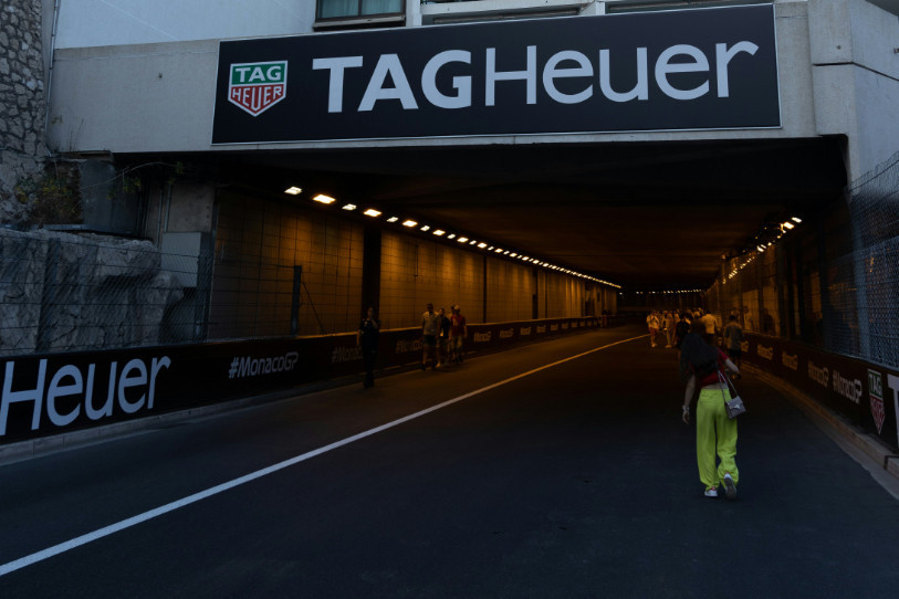 TAG Heuer a toujours gardé un pied dans la Formule 1, comme ici sur le circuit du Grand Prix de Monaco. (Photo : libre de droits).