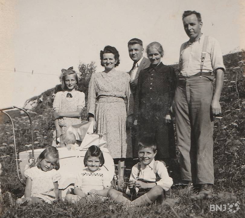 Imier Houlmann (à droite), ici accompagné de sa famille, a marqué l'histoire de Lajoux.