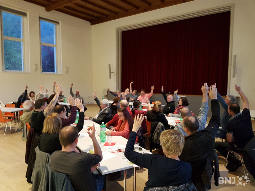 Les membres du PSJB se sont réunis à la salle du Foyer, à Moutier, pour adopter cette résolution
