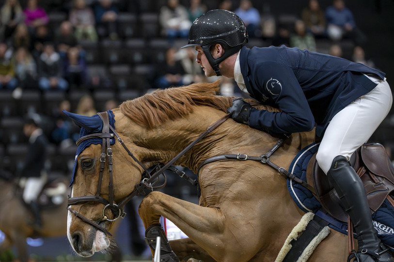 Bryan Balsiger, ici sur Castiel, a réalisé de solides résultats au CHI de Bâle ce samedi. (photo : Keystone/Georgios Kefalas)