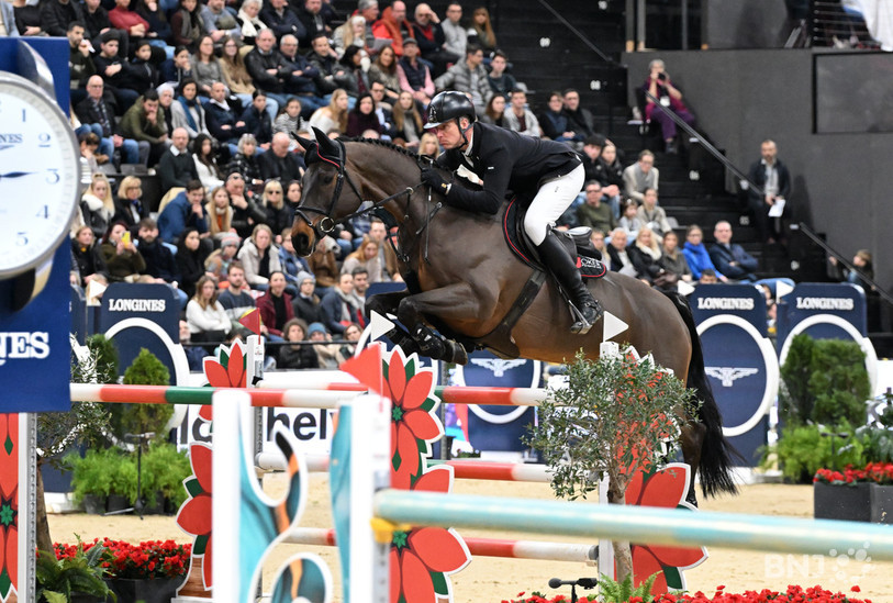 Alain Jufer et Dante MM sur la piste bâloise. (Photo : Georges Henz).