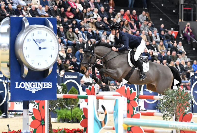 Steve Guerdat (ici à Bâle avec Venard de Cerisy) s'est montré le meilleur Helvète mercredi pour lancer les Mondiaux (photo : archives Georges Henz).