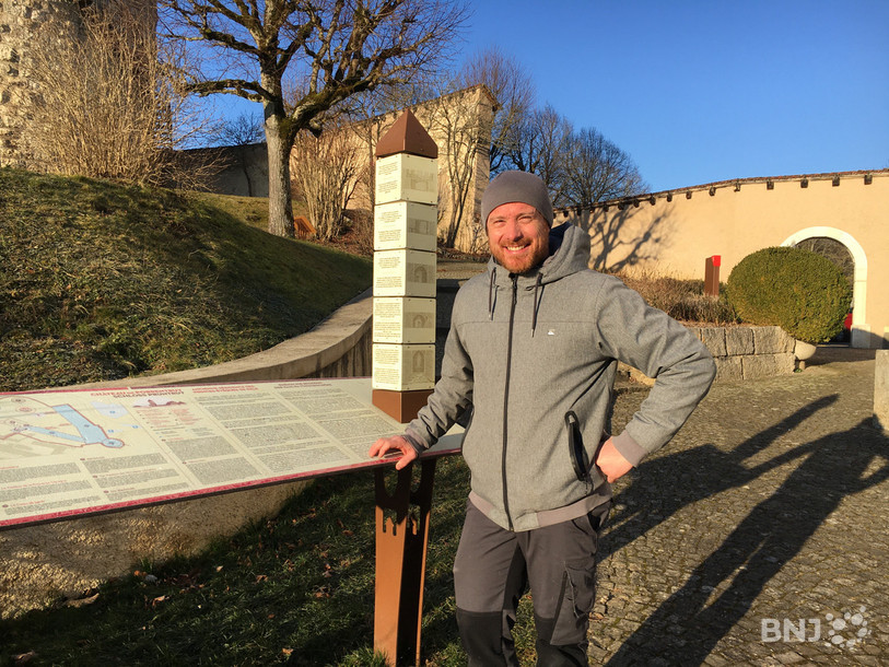 Cyril Grossenbacher apprécie particulièrement la vue depuis le château de Porrentruy.